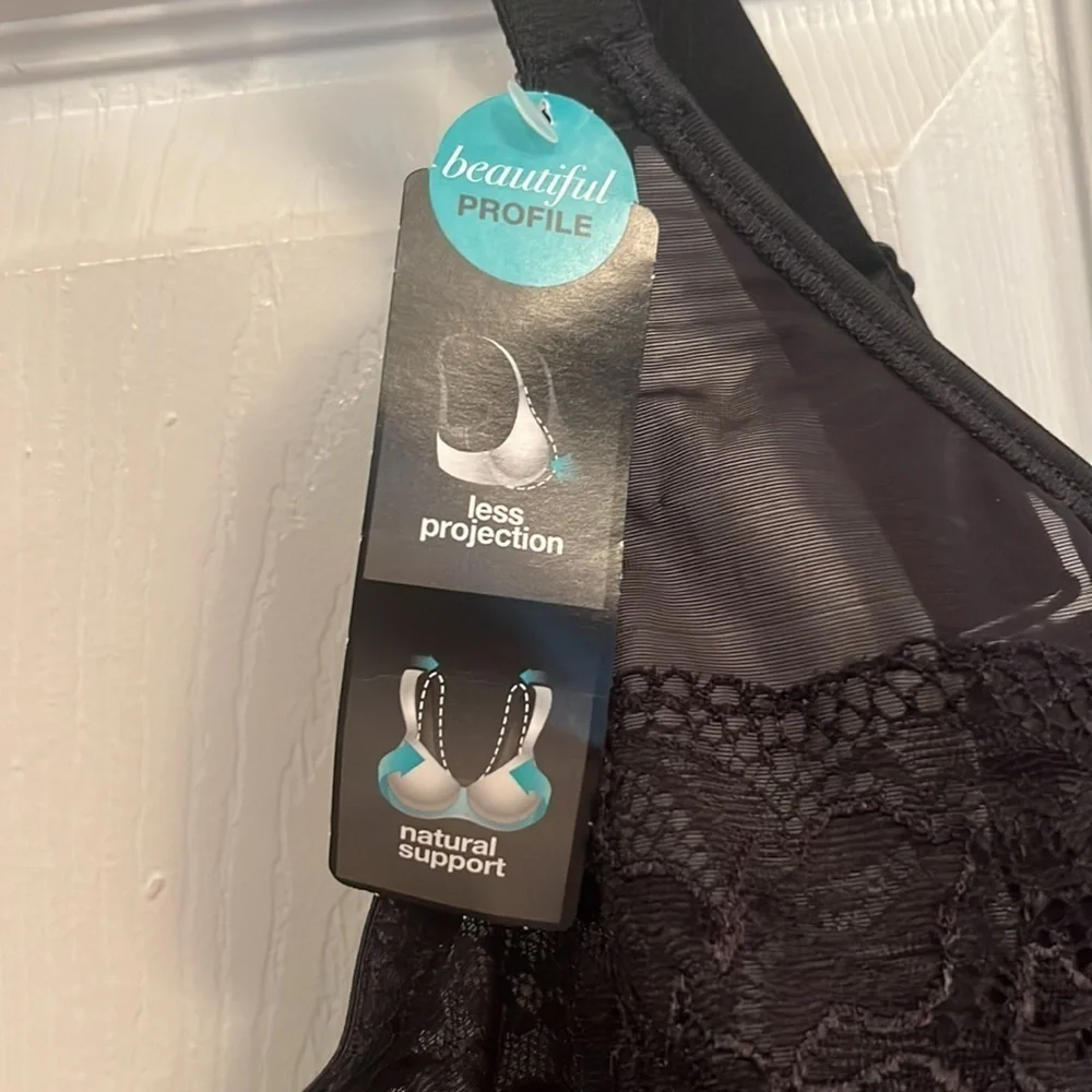 Lilyette brand size 42DDD underwire bra- NWT